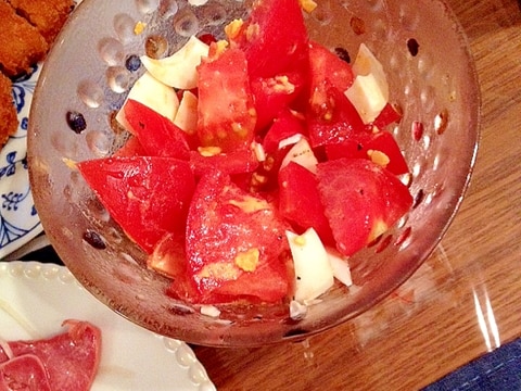 トマトと茹で卵のオリーブオイルサラダ